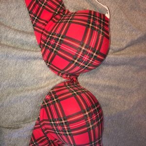 Pink Victoria secret push up bra